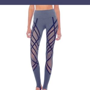 Alo Gray and Black High Waist Wrapped Stirrup Legging womens XS